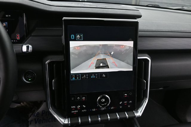 Used 2026 GMC Acadia Elevation w/ Elevation Premium Package FWD image 35