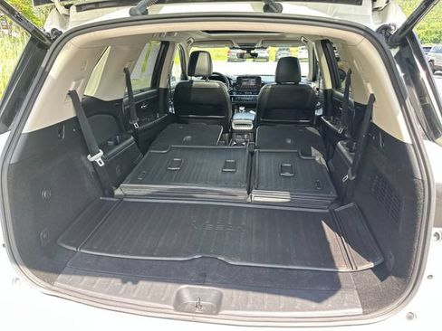Used 2023 Nissan Pathfinder Platinum AWD/4WD image 24