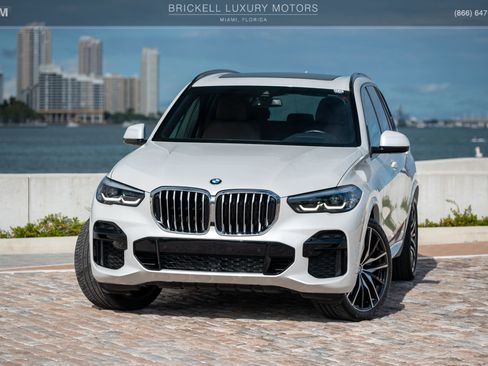 Used 2022 BMW X5 sDrive40i w/ M Sport Package image 2