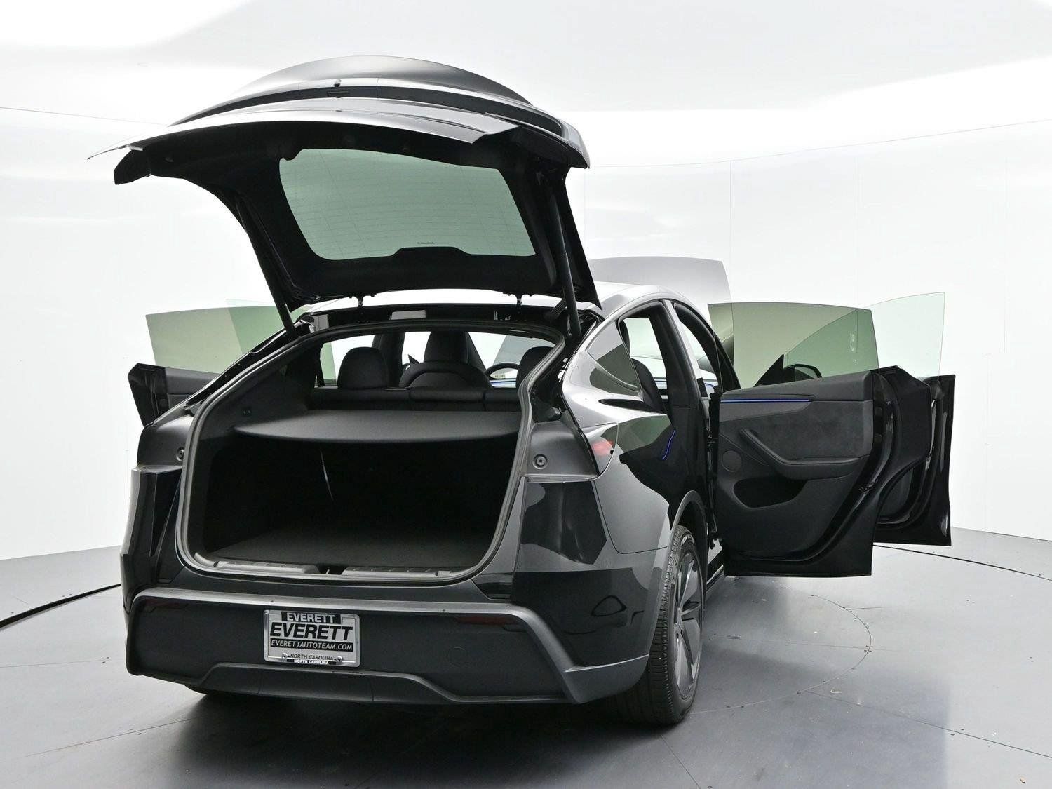 Used 2026 Tesla Model Y 2WD image 36