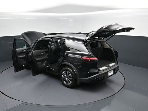 Used 2023 INFINITI QX60 Pure image 2