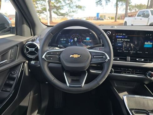 New 2026 Chevrolet Equinox LT FWD image 13