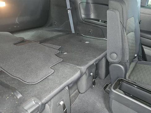 Used 2023 Nissan Pathfinder SV w/ SV Premium Package image 4