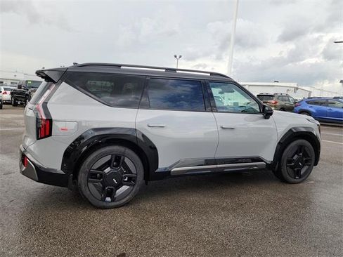 New 2026 Kia EV9 GT-Line image 2