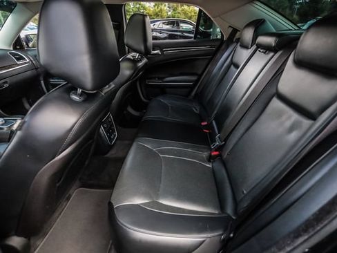Used 2015 Chrysler 300 C RWD image 57
