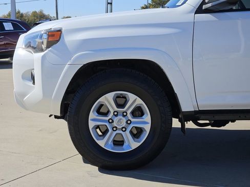 Used 2021 Toyota 4Runner SR5 image 12