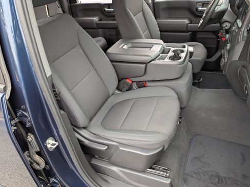 Used 2021 Chevrolet Silverado 2500 Custom w/ Custom Value Package image 20