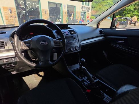 Used 2014 Subaru Crosstrek 2.0i Premium AWD/4WD image 22