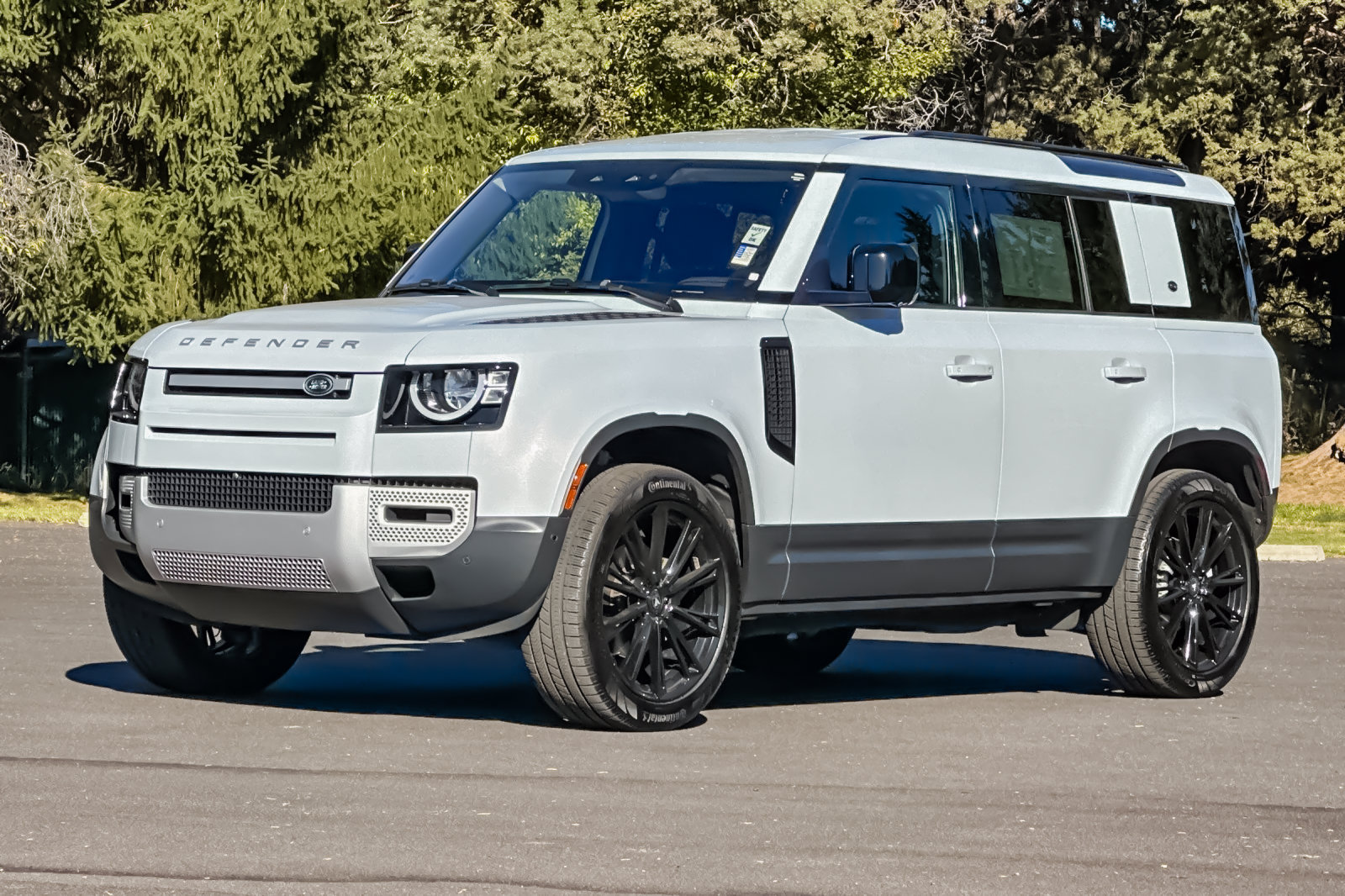 Used 2022 Land Rover Defender 110 AWD/4WD image 9
