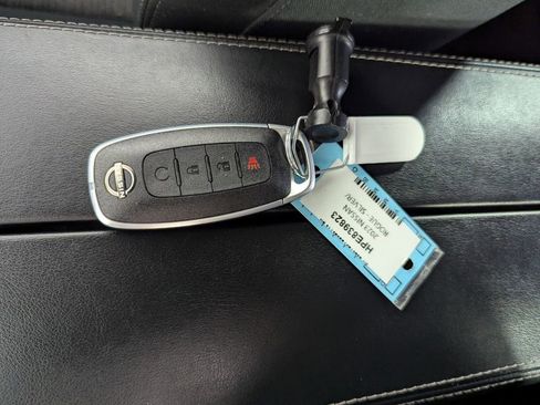 Used 2023 Nissan Rogue SV image 26