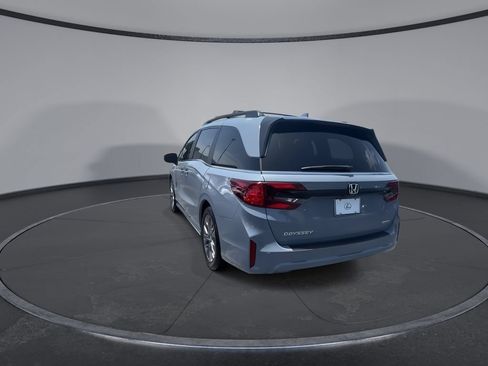 Used 2025 Honda Odyssey Touring image 6