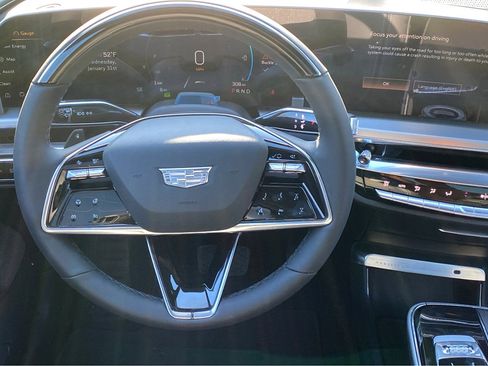 New 2024 Cadillac Lyriq Luxury image 9