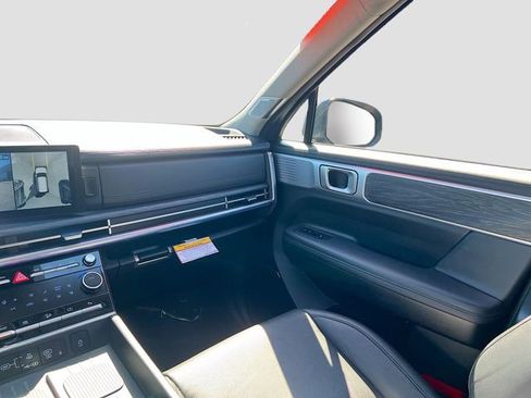 Used 2025 Hyundai Santa Fe Limited image 24