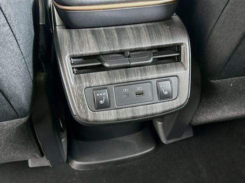 Used 2023 Nissan Ariya FWD image 28