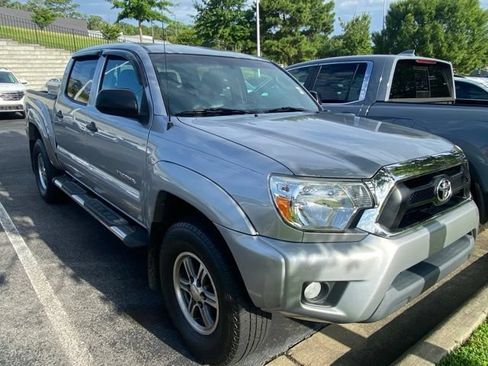 Used 2014 Toyota Tacoma PreRunner w/ SR5 Package RWD image 8