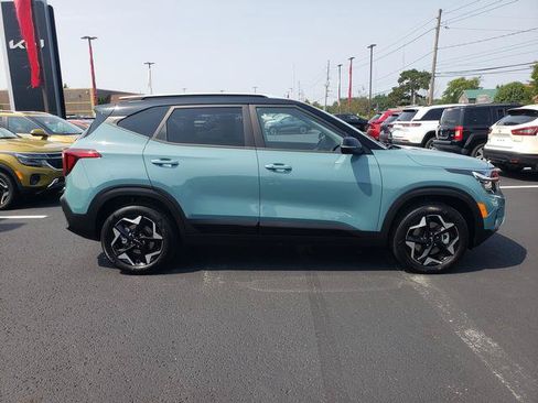 Used 2025 Kia Seltos S AWD/4WD image 2