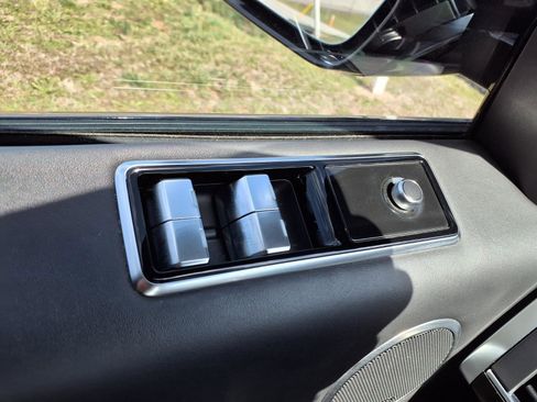 Used 2018 Land Rover Range Rover Sport HSE Dynamic image 23