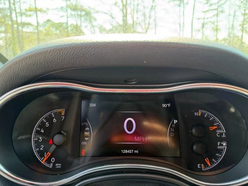 Used 2019 Jeep Grand Cherokee Limited image 17