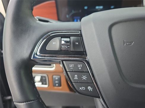 Used 2024 Lincoln Navigator Reserve image 28