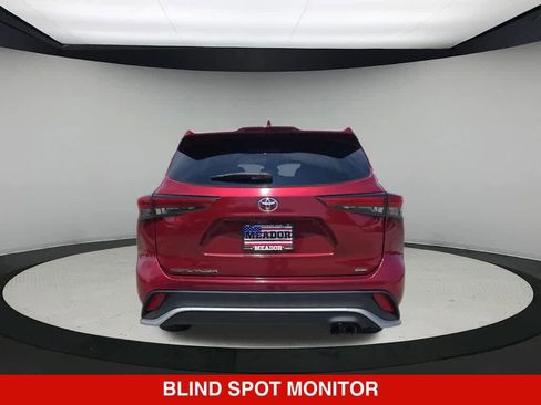 Used 2021 Toyota Highlander XSE FWD image 5