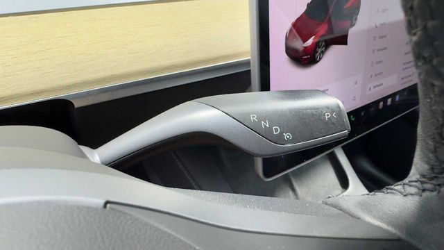 Used 2021 Tesla Model Y Long Range AWD/4WD image 27