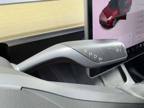 Used 2021 Tesla Model Y Long Range AWD/4WD image 27