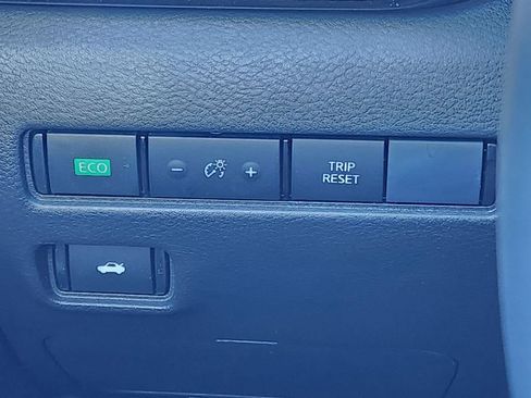 New 2025 Nissan Sentra SR w/ SR Premium Package FWD image 22