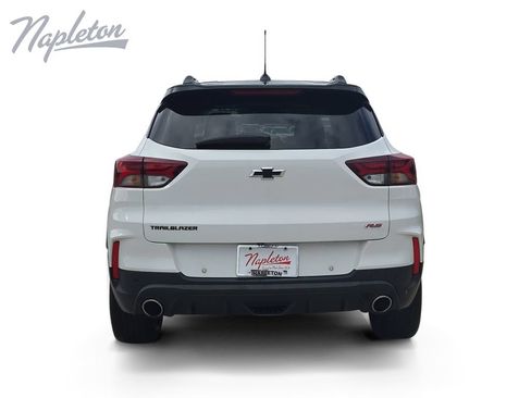 Used 2021 Chevrolet TrailBlazer RS w/ Sun and Liftgate Package FWD image 4