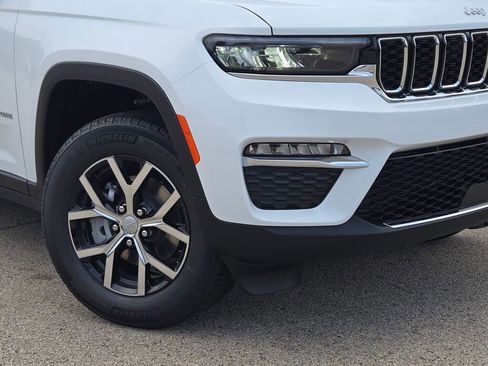 New 2025 Jeep Grand Cherokee Limited image 3