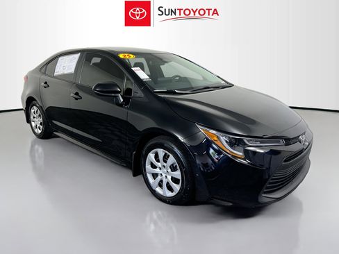 Used 2025 Toyota Corolla LE FWD image 1