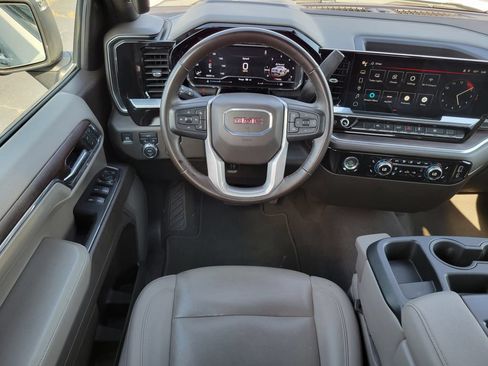Used 2024 GMC Sierra 1500 SLT AWD/4WD image 17