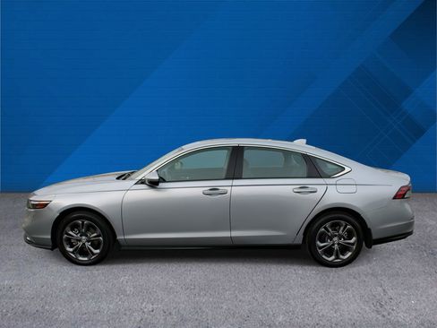 Certified 2023 Honda Accord EX image 6