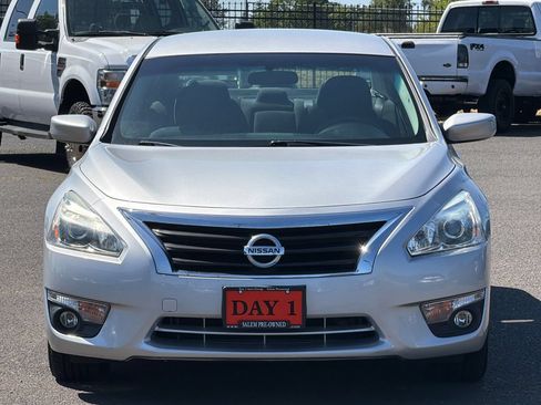 Used 2015 Nissan Altima 2.5 SV FWD image 11