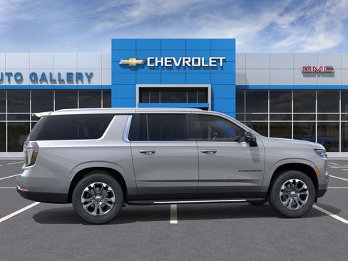 New 2026 Chevrolet Suburban LT w/ Comfort Package RWD image 6