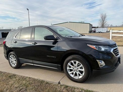 Used 2020 Chevrolet Equinox LT image 3