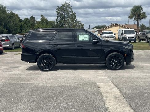 New 2025 Lincoln Navigator Reserve w/ Jet Appearance Package image 6
