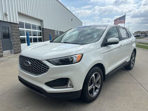 Certified 2023 Ford Edge SEL w/ Convenience Package AWD/4WD image 4