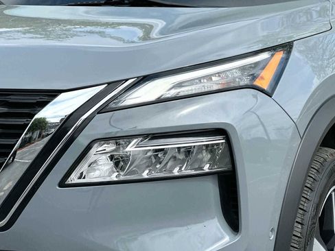 Used 2023 Nissan Rogue SL w/ SL Premium Package image 16