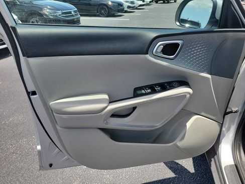 Used 2020 Kia Soul LX FWD image 14