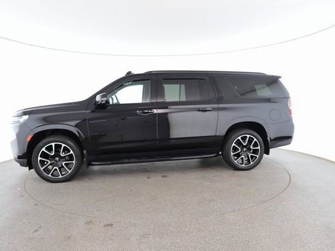 Used 2022 Chevrolet Suburban RST w/ Luxury Package image 5