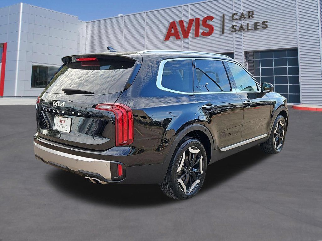 Used 2025 Kia Telluride S FWD image 6