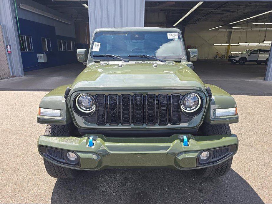 Used 2024 Jeep Wrangler High Altitude AWD/4WD image 3