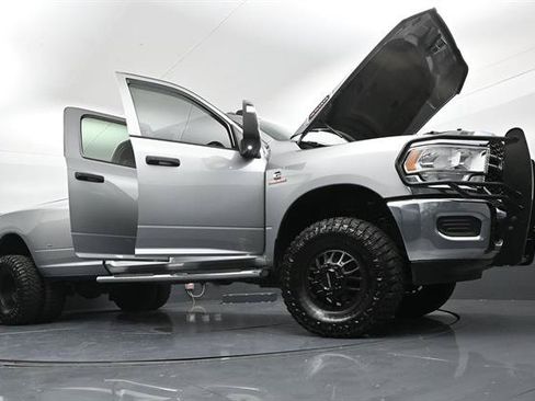 Used 2024 RAM 3500 Tradesman w/ Chrome Appearance Group AWD/4WD image 42