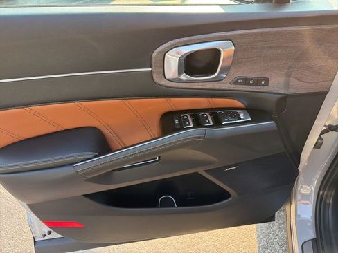 Used 2023 Kia Sorento SX Prestige image 15