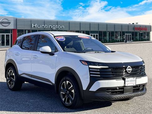 Certified 2025 Nissan Kicks SV image 4