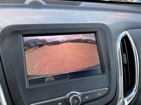Used 2023 Chevrolet Equinox LT FWD image 25