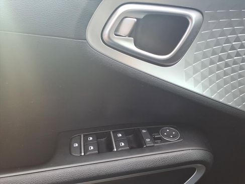 Used 2023 Kia Soul LX w/ Option Group 015 image 16