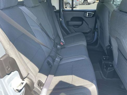 New 2025 Jeep Gladiator Sport image 35