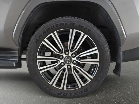 Used 2023 Lexus LX 600 4WD w/ Accessory Package (Z1) image 32