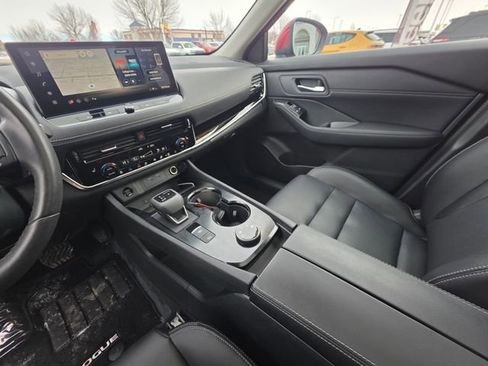 Used 2024 Nissan Rogue SL w/ SL Premium Package image 23